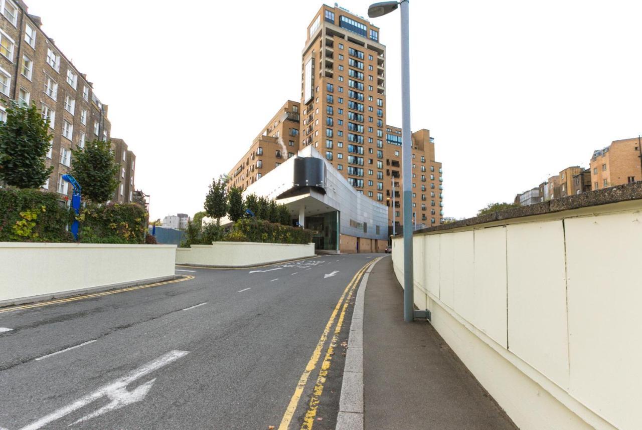 Point West Apartments Londres Extérieur photo