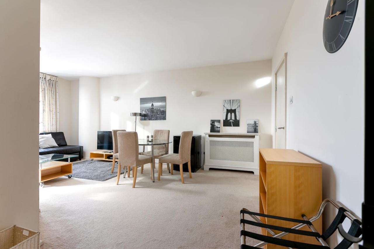 Point West Apartments Londres Extérieur photo