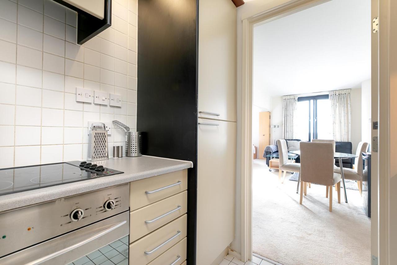 Point West Apartments Londres Extérieur photo