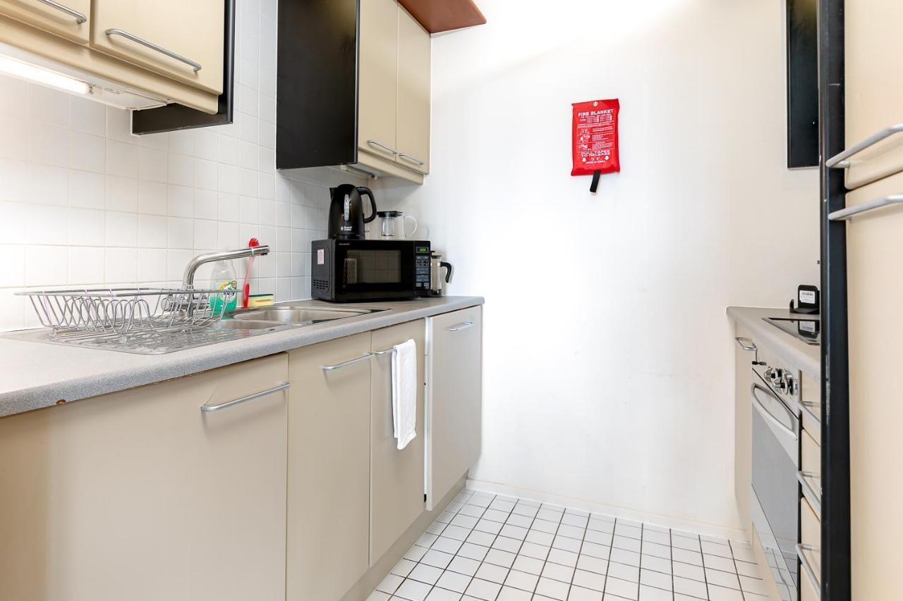 Point West Apartments Londres Extérieur photo
