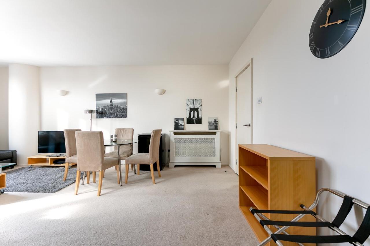 Point West Apartments Londres Extérieur photo